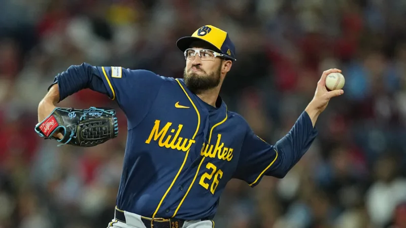 Brewers reach 100 wins, clinch top seed